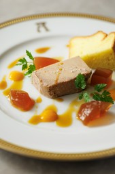 当店の伝統的な食材から構成されるコースです。
贅沢なデザートワゴンやチーズワゴンもぜひご堪能下さい。