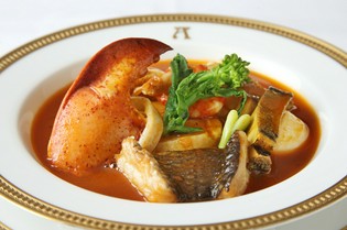 フランスや日本各地から届く一流の食材をどう活かすか