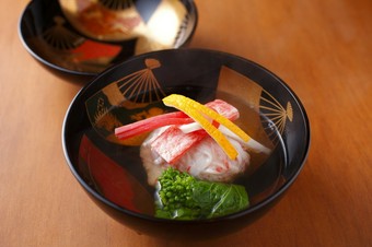 蟹本来の甘みと旨みを引き出した『蟹しんじょお椀』