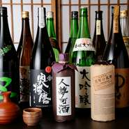 ドリンク類も充実のラインナップ。日本酒、焼酎から生ビールやワインまで種類豊富に楽しめます。絶品の料理とともにじっくりと銘酒を愉しみ、喉を潤してはいかが。