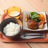 スパイス控えめで、安心・安全の食材で、調味もやさしいメニューです。