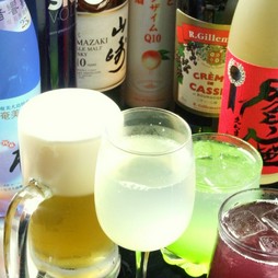 生ビール、ハイボール、サワー、果実酒、焼酎、ソフトドリンクなどスタンダードな飲み放題！

