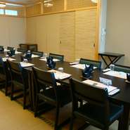 椅子席で1６名様までご利用して頂けます。