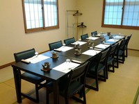 椅子席で最大20名様までご利用して頂けます。