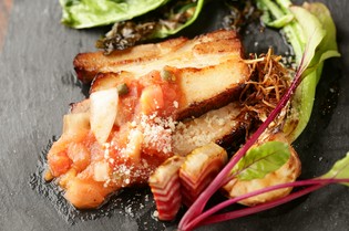 1号店での大人気メニュー「自家製ベーコンのソテー」