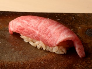 国内近海産「まぐろ」のみを使用。とろける味わいは絶品