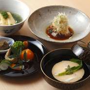 おまかせコースを彩る食材は、四季の恵みを感じさせるものばかり。辻氏が選りすぐった食材をもっとも輝く時期に提供しています。訪れるたび、毎回、違った味に出会えるのが【味ふくしま】らしさです。