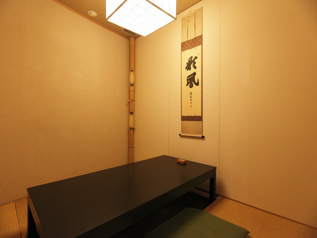 個室空間でゆったり味わって欲しい、素材にこだわった料理