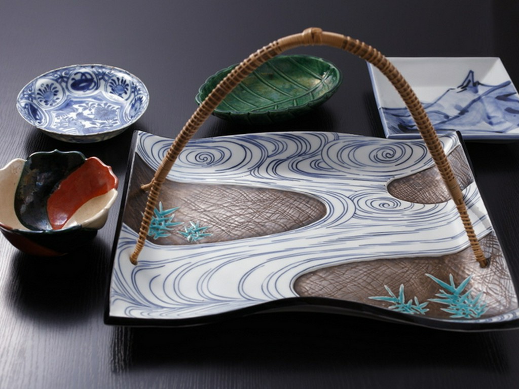 人間国宝の器に、400年前の古染付と、器もまた芸術品の域