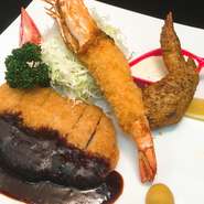 手羽先・エビフライ・味噌カツの3種類が一度に楽しめる特別メニュー！
更にランチタイム好評のビュッフェ（前菜・サラダ・パン・ライス・スープ・味噌汁・フルーツ・デザート）が付いたお得なセットメニュー。