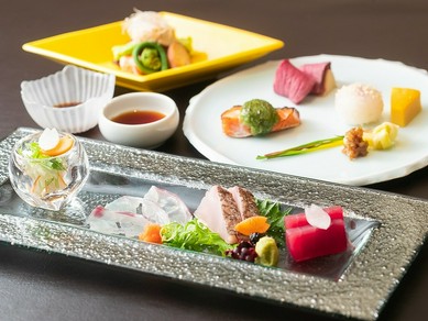 洗練された空間で、食事や会話を心ゆくまで堪能