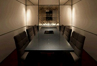 水入らずの時間を楽しめる、落ち着いた雰囲気ただよう個室