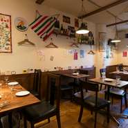 有名高級レストランに負けずとも劣らない、ハイレベルな料理を提供してくれる【イタリア食堂タンバリン】。しかし、お値段はかなりリーズナブル。手ごろなワインも豊富に取り揃えています。