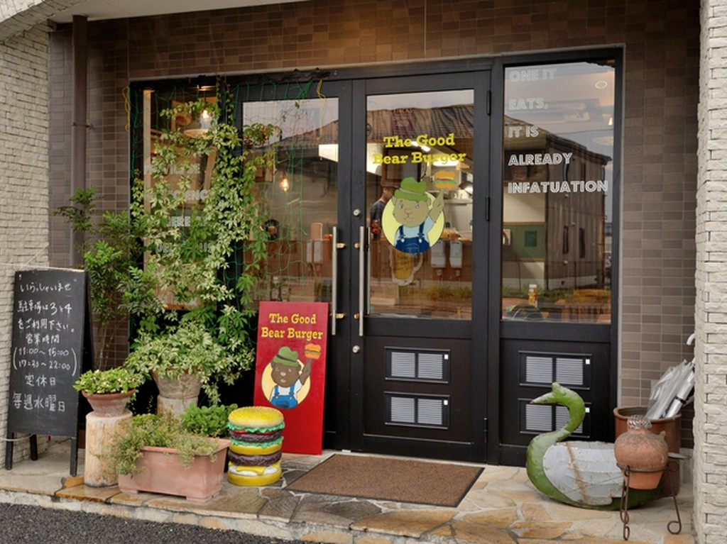 駅から歩いてすぐ、ロータリーから一本で行ける好立地