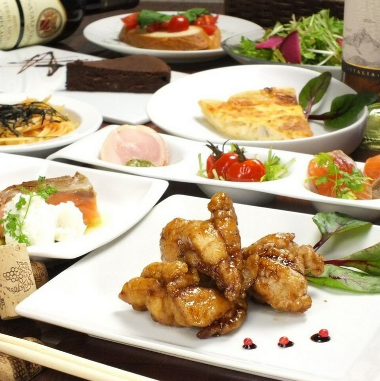 ◆「ヒトサラからの予約」で、スパーリングワインハーフボトルプレゼント

◆150分飲み放題付（LO.120分）