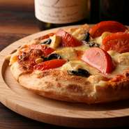 4種のチーズが口の中でとろける『MERRY’S PIZAメリーズピザ』