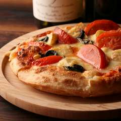 4種のチーズが口の中でとろける『MERRY’S PIZAメリーズピザ』