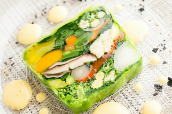 20種類の元気野菜のプレッセテリーヌ　サフランソース