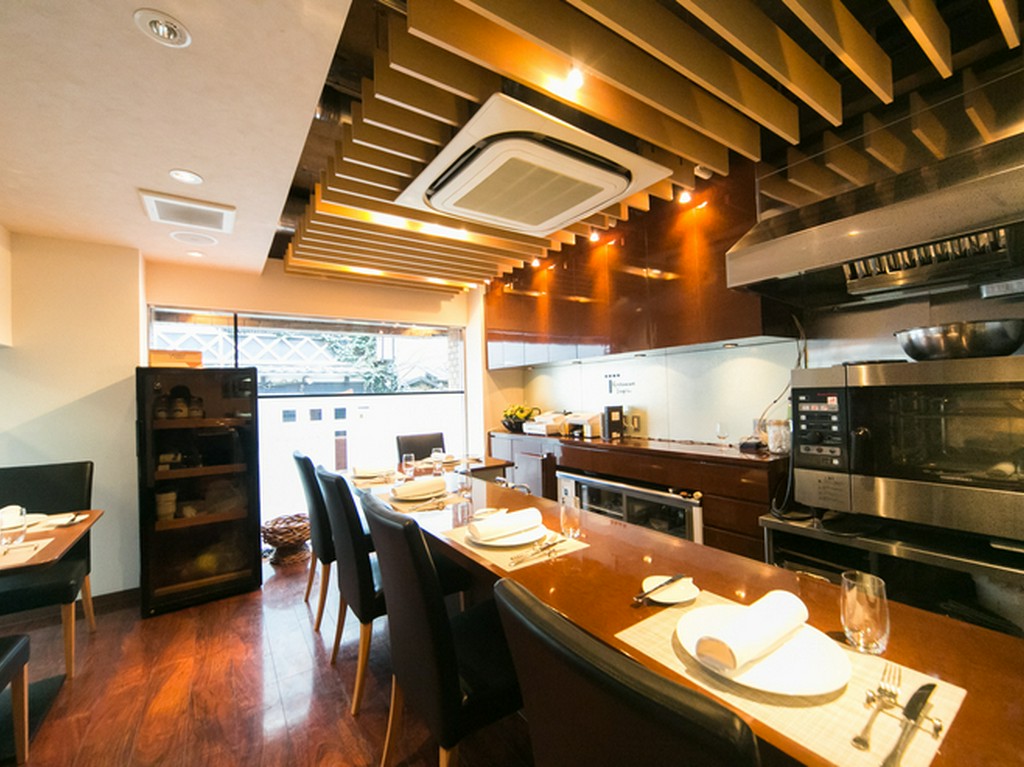 雰囲気を壊さないサービスを心がけています