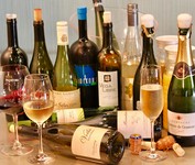 特別ワインと地物食材のマリアージュに拘ったプランです。
7000円の料理コースに5000円のフリードリンク。