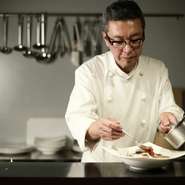 堅苦しくない創作フレンチを気軽に楽しんでもらいたい。6名の個室も有るので、ちょっとしたパーティーにも利用できます。ごゆっくりお楽しみください。