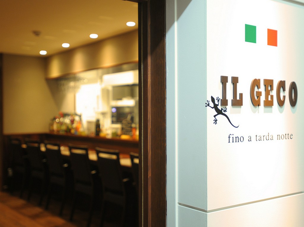 落ち着いた空間でゆっくりと食事を楽しめます