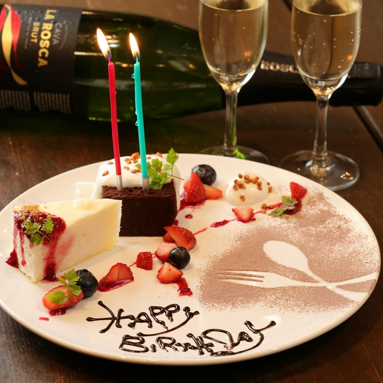 誕生日・記念日・サプライズ！各種お祝い・豪華デザートプレート