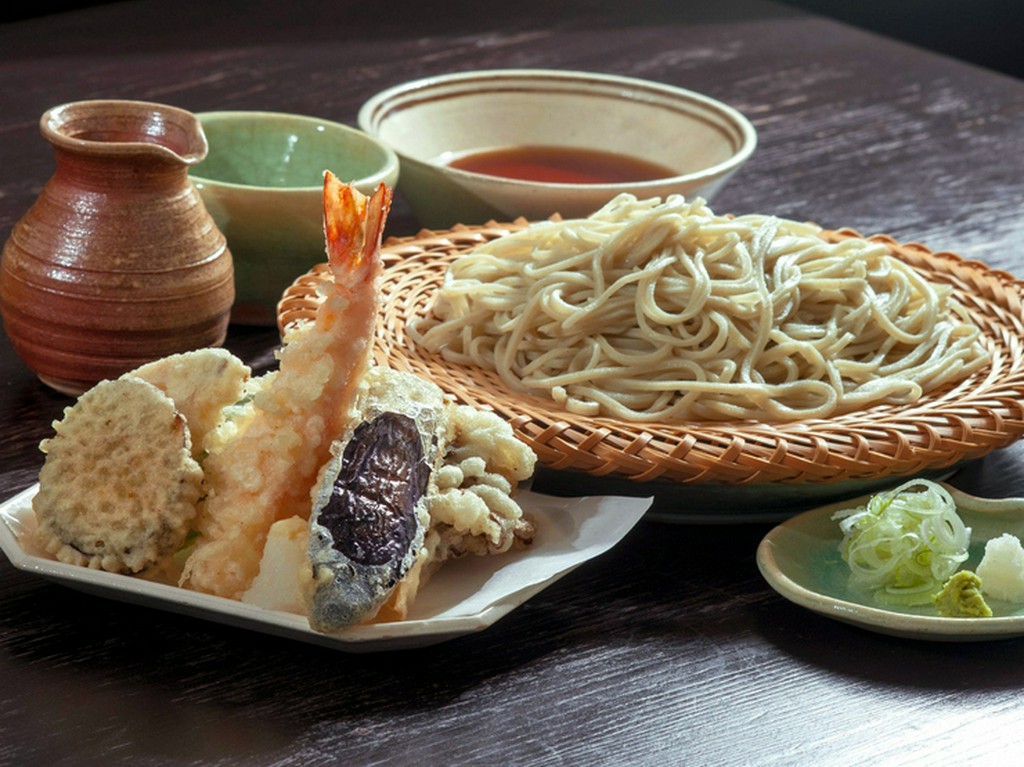 揚げたての天ぷらと蕎麦が絶妙な『天せいろ』