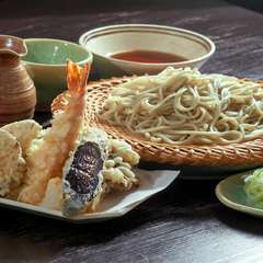 揚げたての天ぷらと蕎麦が絶妙な『天せいろ』
