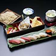 いろんな味を楽しみたい方にお薦め！！
中とろ入り７貫、刺身、天ぷら、小鉢、茶碗蒸し、富そば　が揃ったお得な御膳でございます。　