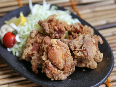 秘伝のタレに潜らせたジューシーで柔らか『新潟タレからあげ』