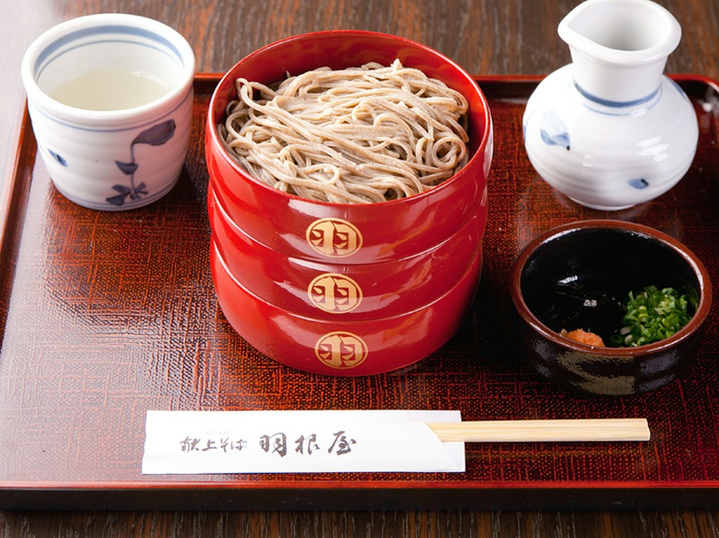 出雲独特の「割子」という器に入った冷たいそば『割子そば3段』