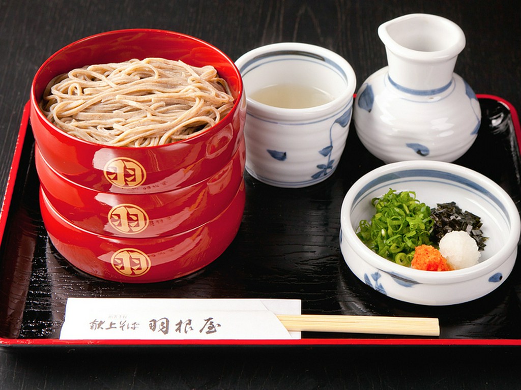 出雲独特の「割子」という器に入った冷たいそば『割子そば3段』