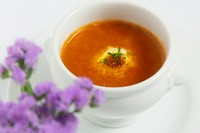 下津井から取り寄せたがらえびをオーブンでじっくり焼き上げスープのダシに。旨味と甘味が凝縮したスープ。