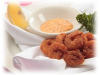 プリプリッとした食感のシュリンプにオリジナルスパイスをまぶしてフライにしました。
マスタードのアクセントの効いたクレオールソースでお召し上がり下さい。