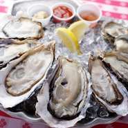 世界中から直送のおすすめの生牡蠣4種を盛り合わせ。一つ一つ異なる味わいをお楽しみください。
4種類×2pc

