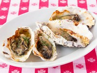 アンチョビ、エシャロット、バターと一緒にオーブンで焼き上げた香りの高い一品です。