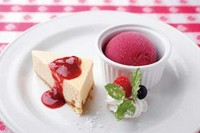 画像は一例です。
ランチタイムはお得なプチデザートもご用意しております。