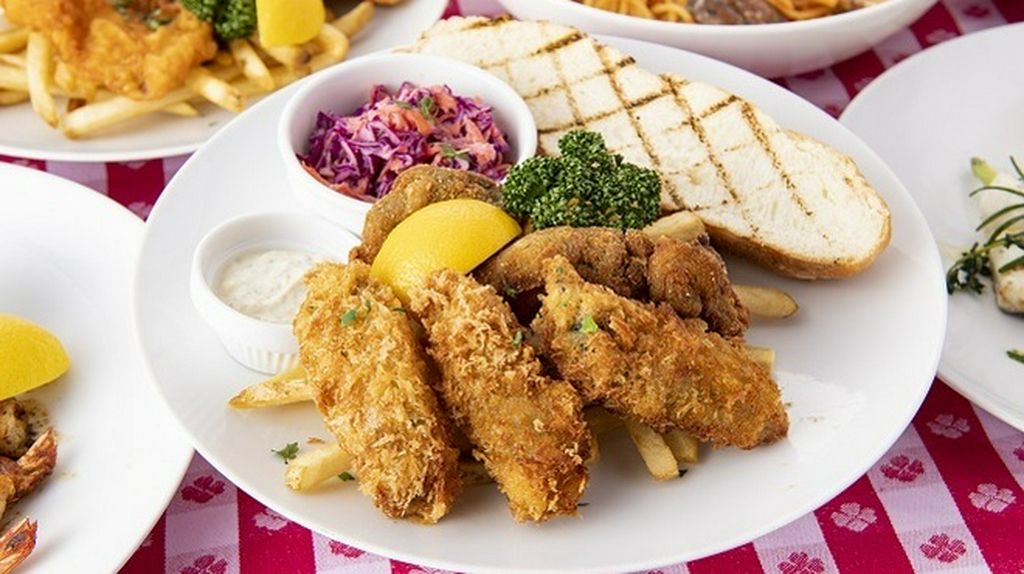 大ぶりの牡蠣を定番の『カキフライ』で