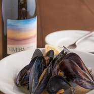 数あるワインの中でもイタリアワインのみ、選りすぐりのボトルがそろっています。相性ぴったりな料理も充実しているので、お酒を楽しみたい人にもおすすめ。ゆったりとした自分の時間を過ごせます。