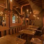 こちらのコースでは記念日などのメッセージ無料でご用意いたします。予約時に備考欄またはお電話にてお申しつけください。