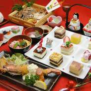 先付/お造り/焼物(鯛の姿焼)/揚物(有頭エビ/ポテト/ウインナー)/蒸物(茶碗蒸し)/ご飯(ちらし寿司)/汁物(蛤)/デザート(フルーツとミニケーキのプレート)選べるおもちゃ付［ケーキの飾りは変わることもあります］