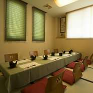 2名様から75名様まで、人数に合わせて個室をご準備。記念日のデートからお祝いの宴会まで対応可能です。
