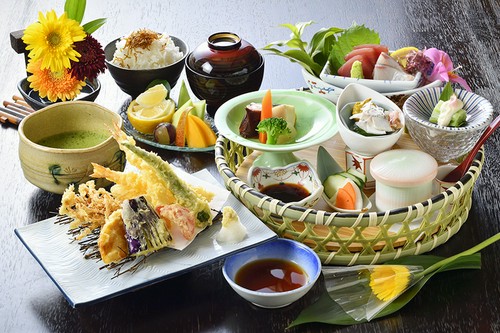 『花かご膳』はリピートも多い人気のランチ