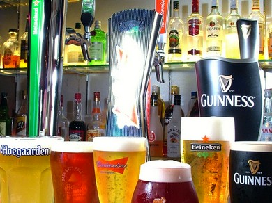 世界の樽生ビール１０種類＆ボトルビール80種類以上を常設！
