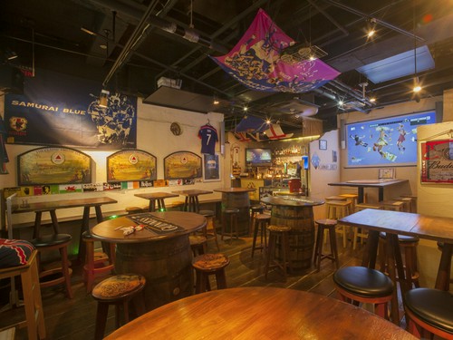 世界のビールと美味しい料理でゆったりとくつろげます