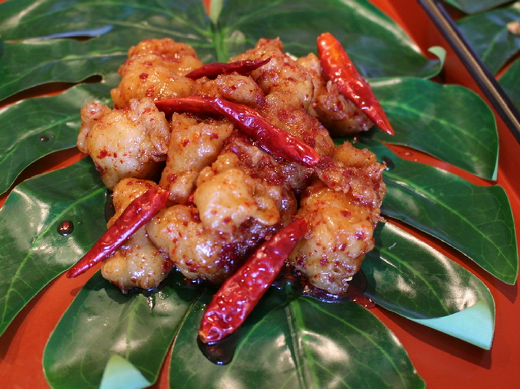 半田山あぜくらオリジナル牛モツから揚げ