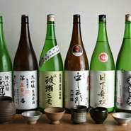 各地の酒蔵を訪ね30年以上の付き合いのある蔵から仕入れた特別な日本酒。-5℃に静かに保管し
新酒から艶熟酒まで、開封時期や香り・含み・余韻などそれぞれの個性をじっくり堪能でき糀家限定の特別酒もあります