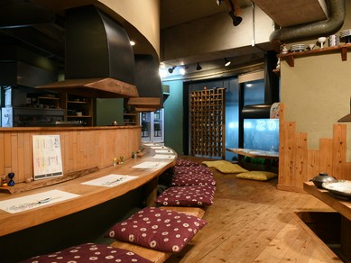 夙川駅から徒歩5分、通り沿いにある和食料理店