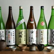 各地の酒蔵を訪ね30年以上の付き合いのある蔵から仕入れた特別な日本酒。-5℃に静かに保管し
新酒から艶熟酒まで、開封時期や香り・含み・余韻などそれぞれの個性をじっくり堪能でき糀家限定の特別酒もあります